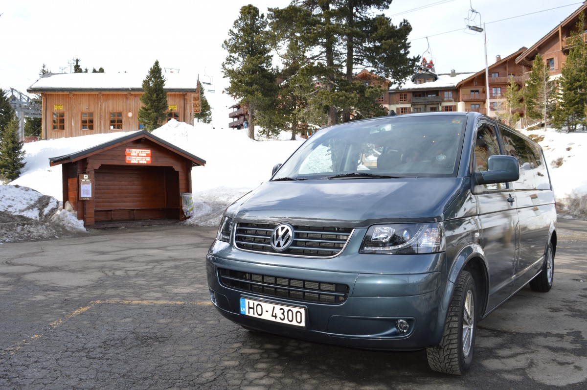 Geneva to Les Arcs - Ski Transfer with “4 Friends Transfer”