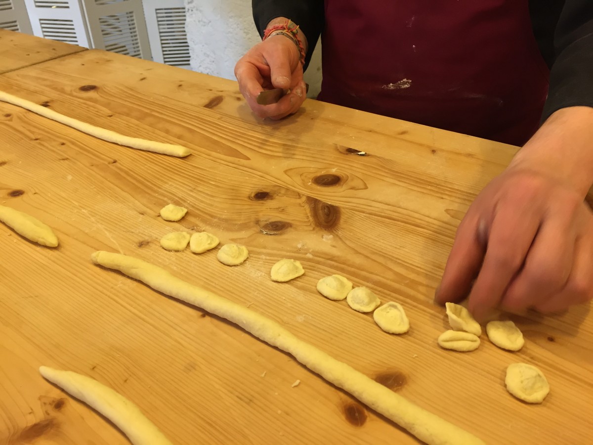 Making orecchiette, Masseria Torre Coccaro