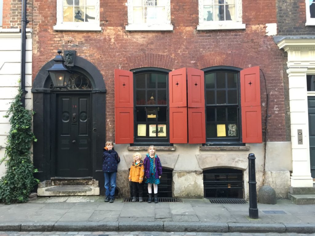 Dennis Severs House, Spitalfields, London - copyright: www.globalmousetravels.com