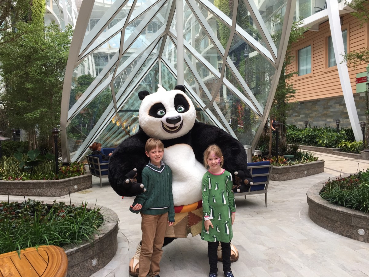 Meeting Dreamworks characters