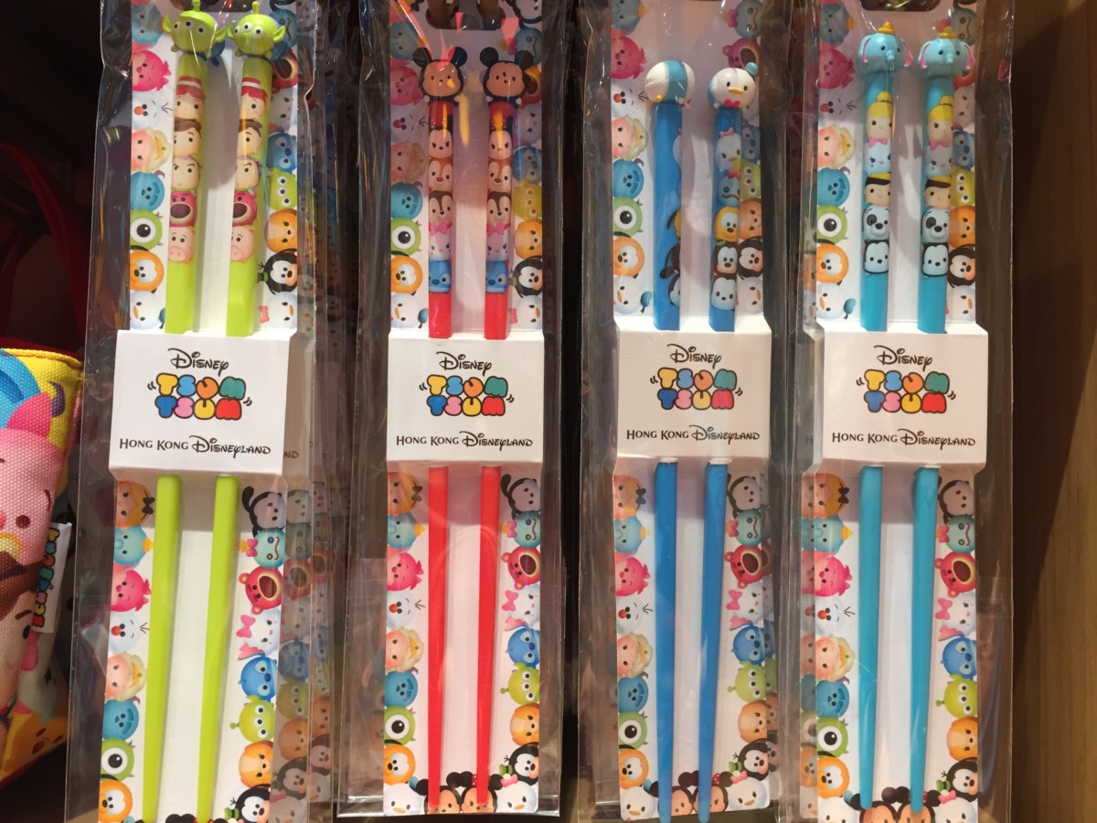 Top 10 souvenirs to buy at Disneyland Hong Kong - copyright: www.globalmousetravels.com
