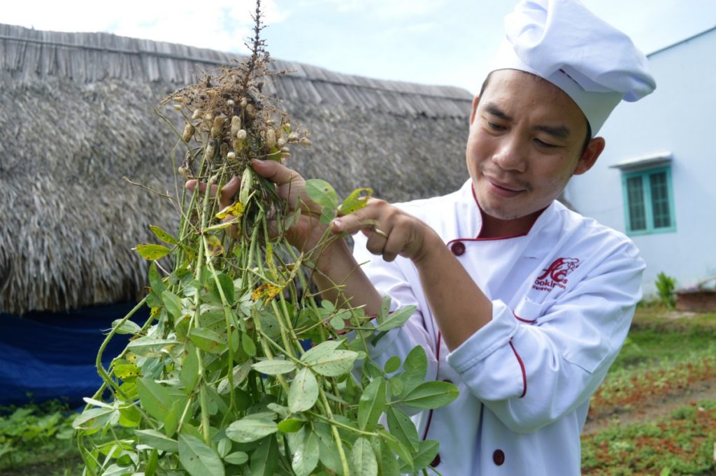 Vietnamese cookery school for kids, Saigon, Vietnam - copyright: www.globalmousetravels.com