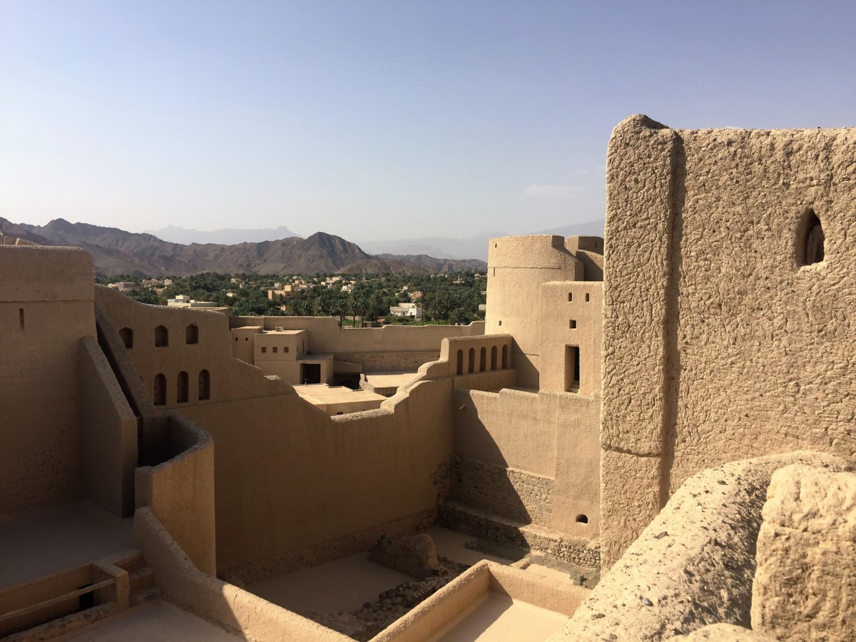 Exploring a historic Omani stronghold - Bahla Fort, Dakhiliya, Oman - copyright: www.globalmousetravels.com