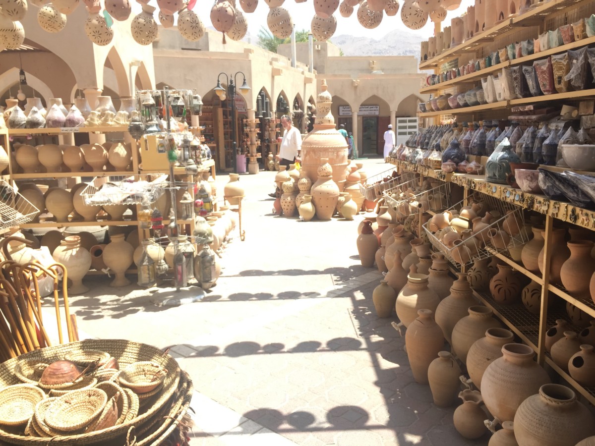 Things to do in Oman with kids: Haggle in the souqs - copyright: www.globalmousetravels.com