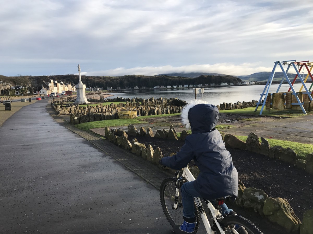 Cycling around Great Cumbrae - A wonderful winter trip to Ayrshire with kids - copyright: www.globalmousetravels.com