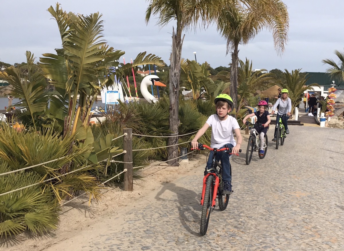 Cycling - 10 top things to do in Algarve with kids - copyright: www.globalmousetravels.com