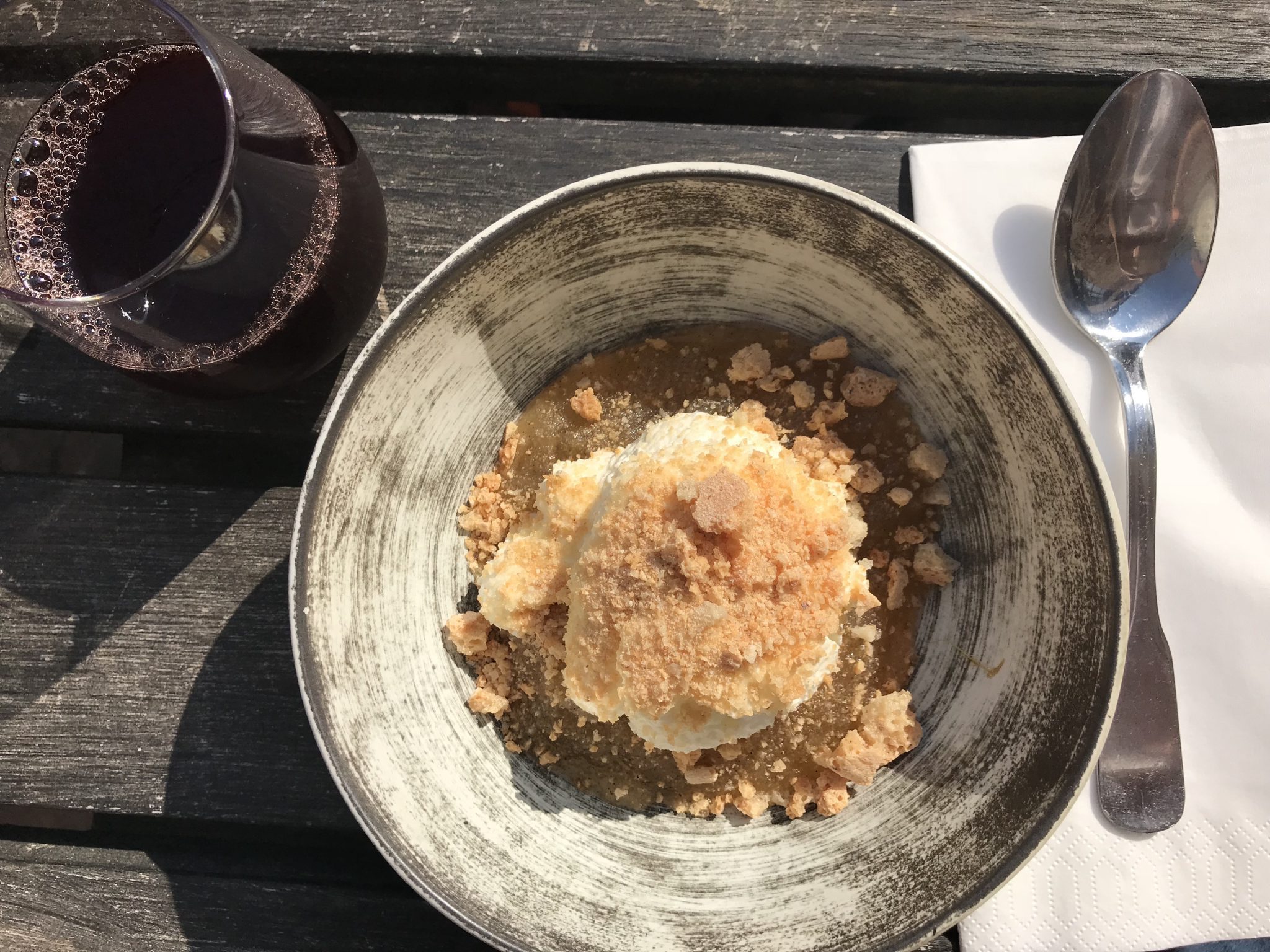 Danish apple pie