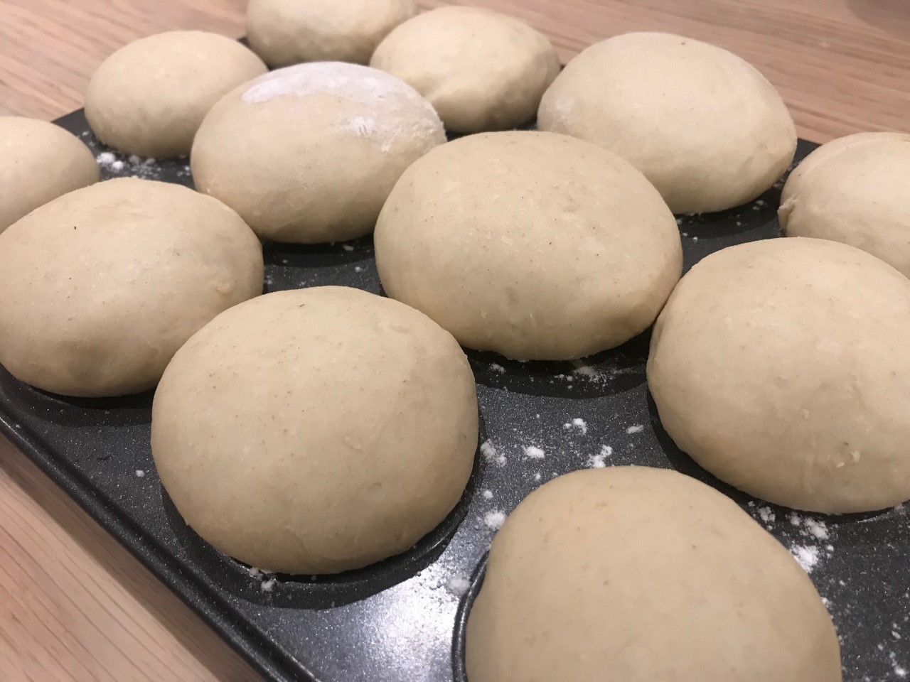 Vegan lingonberry doughnut recipe
