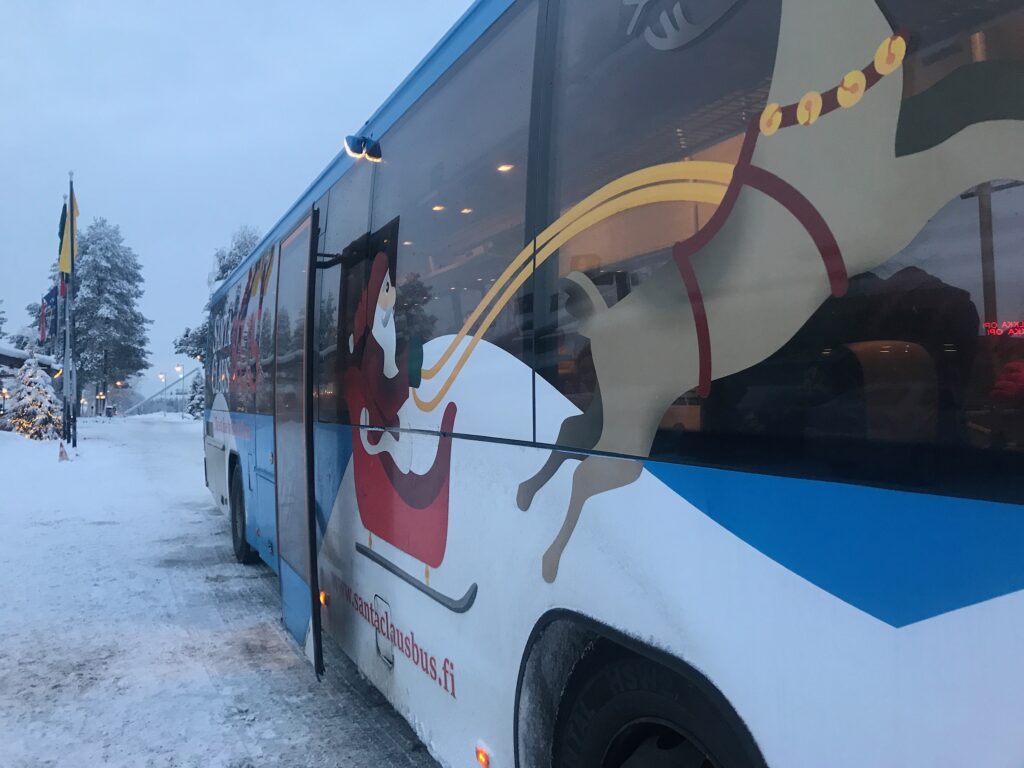 Santa Claus Village Rovaniemi Lapland -bus