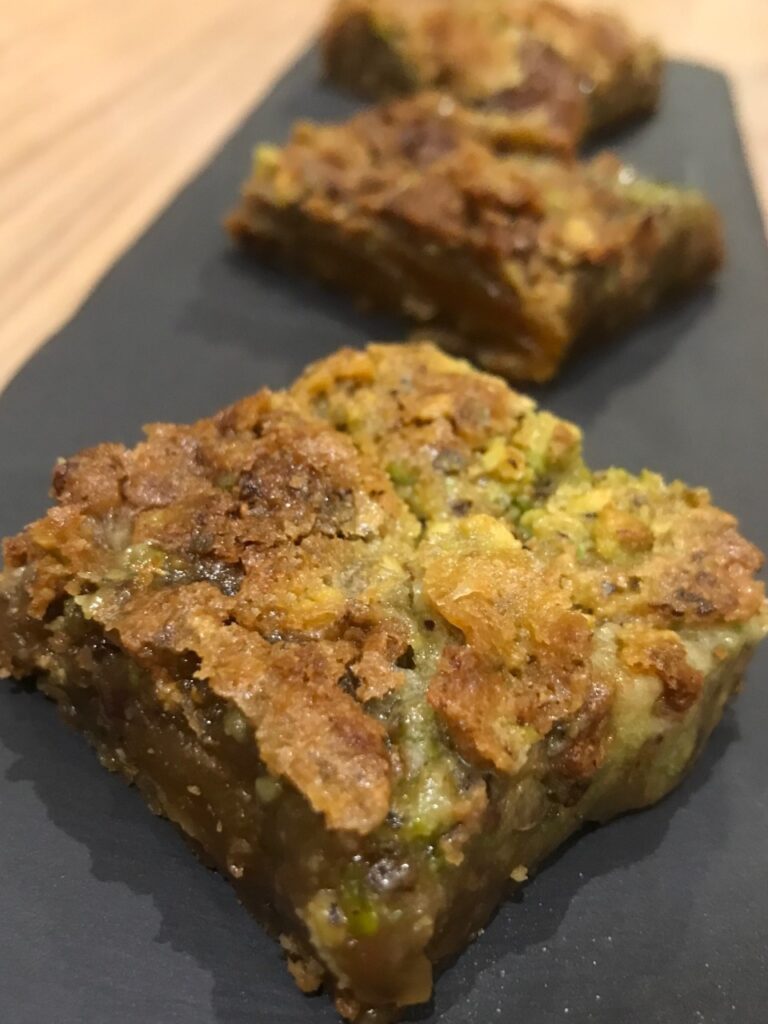Vegan Italian pistachio and apricot blondies