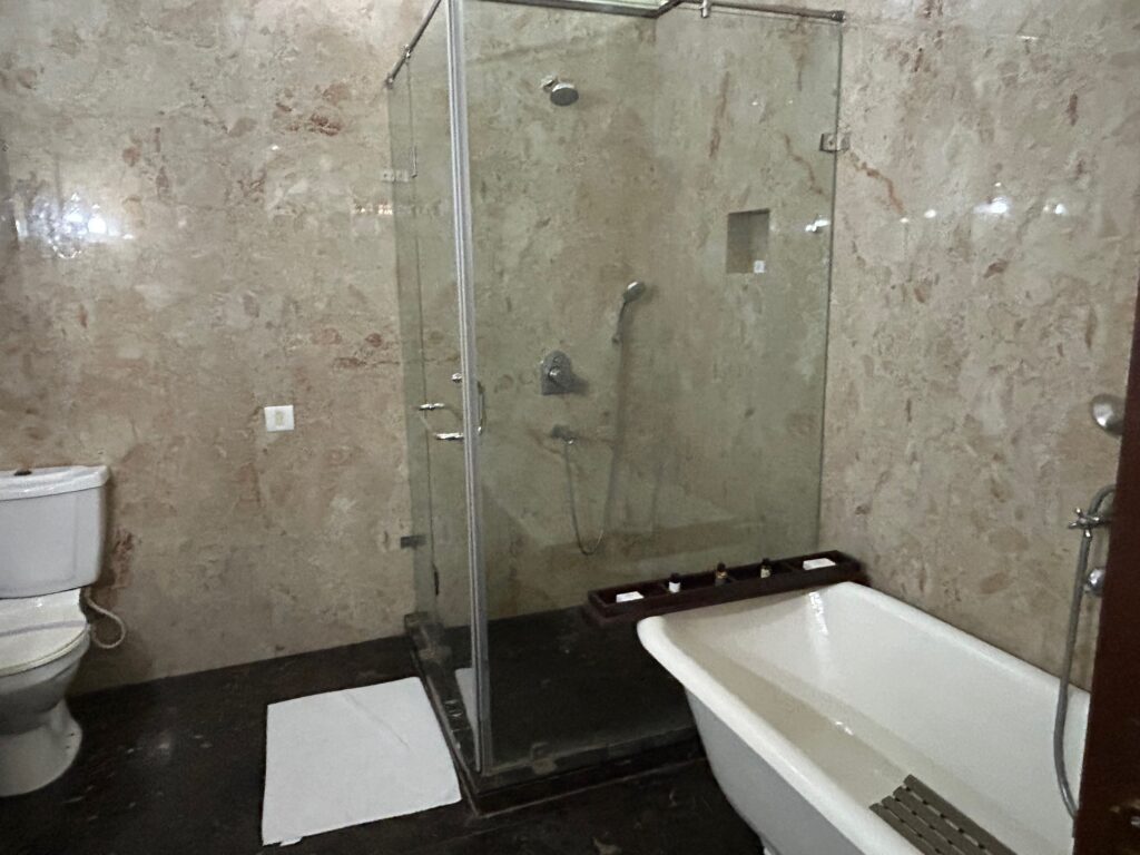 Bathroom - Grand Imperial Hotel Agra India