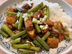 Indonesia sticky tempeh stir fry recipe