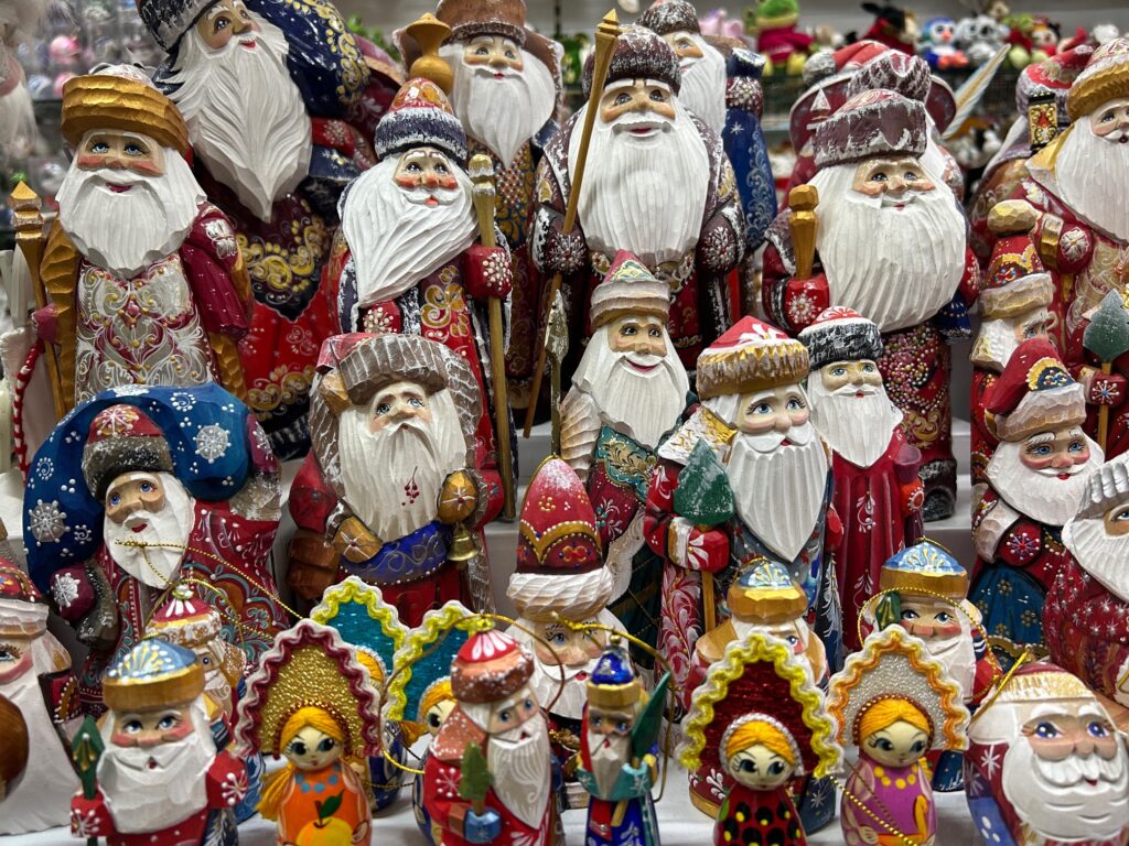 Christmas decorations and seasonal items = souvenirs from Budapest 